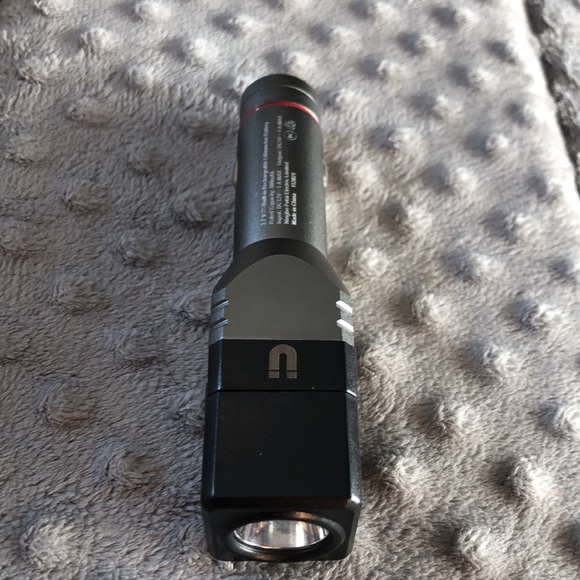 Hyper Tough 200LM Car Charger Work Light, Flashlight and Emergency Light NEW - Picture 6 of 8